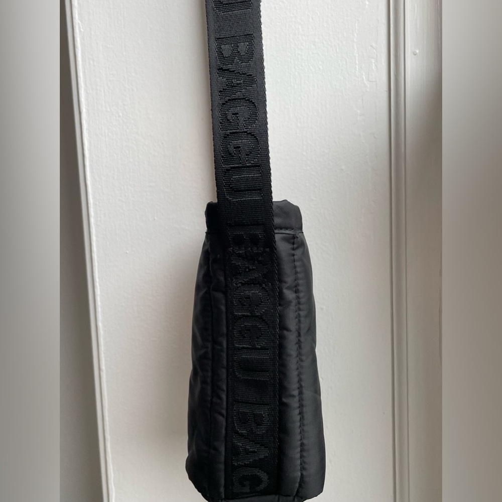 BAGGU puffy water bottle sling